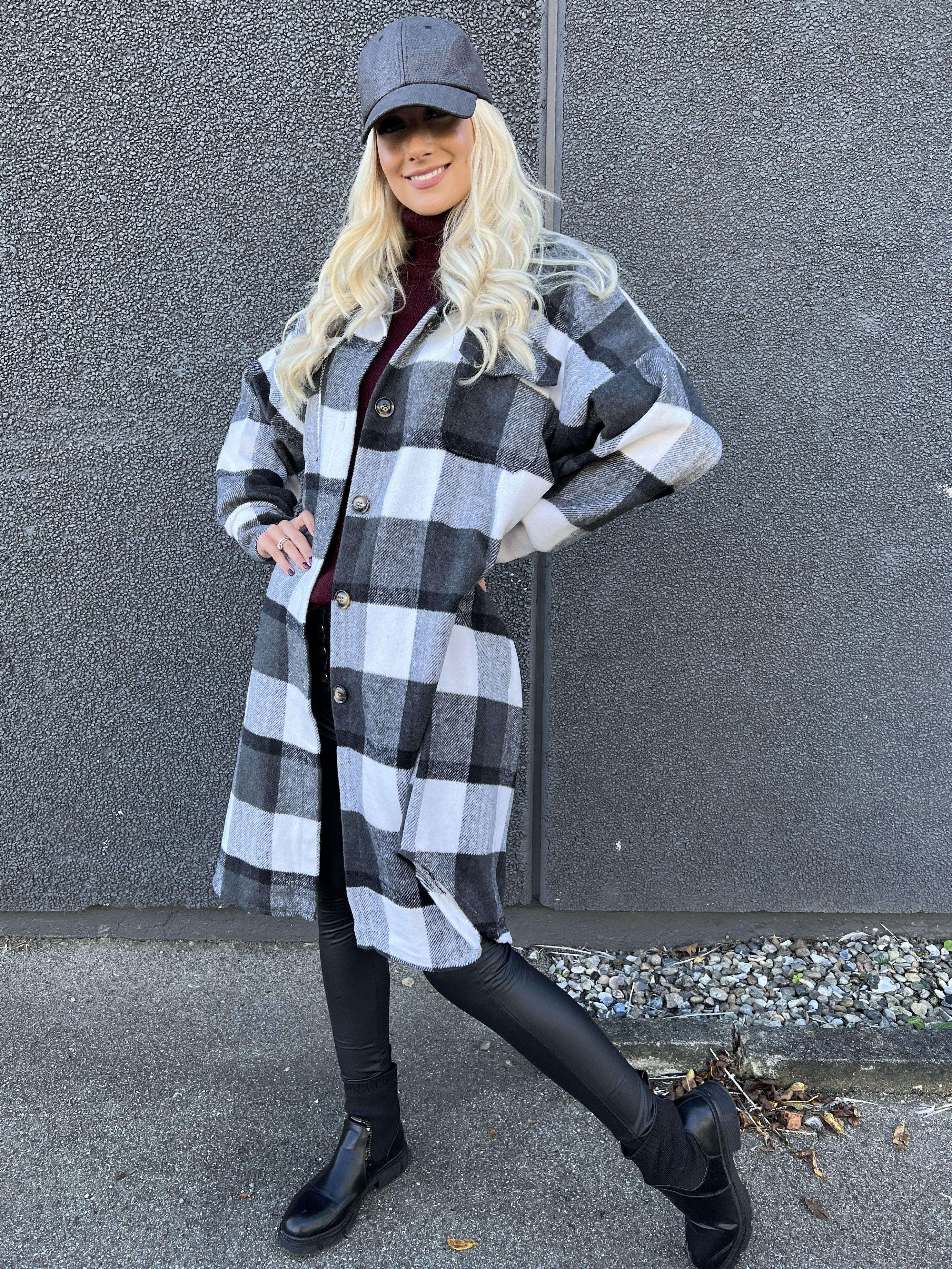 Natalia - Lang ternet jakke med knapper